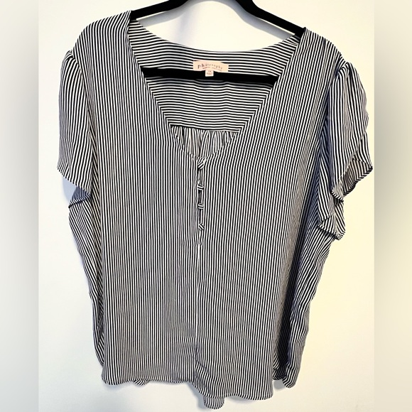 philosophy black and white striped flutter sleeve top - Picture 1 of 4